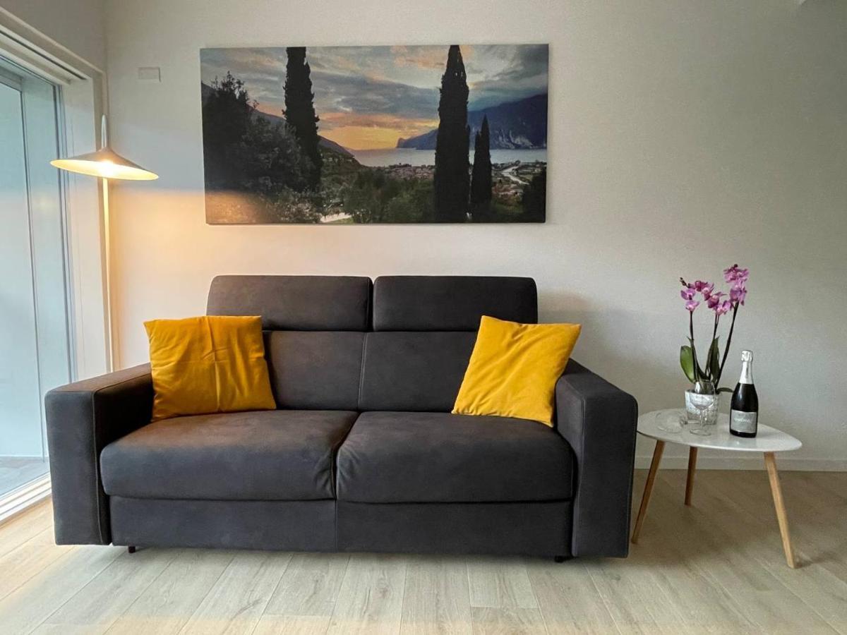 Le Terrazze Living Apartment Riva del Garda Exterior photo